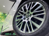 【純正18インチアルミホイール】外観にマッチした純正アルミホイールを装着しております。各種社外アルミホイールや、スタッドレスタイヤも取扱いしております。是非ご相談ください♪
