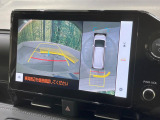 【パノラミックビューモニター】専用のカメラにより、上から見下ろしたような視点で360度クルマの周囲を確認することができます☆縦列駐車や幅寄せ時に活躍してくれます♪