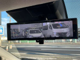 悪天候や荷物で後方の確認がしにくい時もミラーに映像で映してくれるインテリジェントルームミラーです。