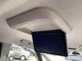 ◆◆◆後席モニターです。大型モニターでTVやDVDを後席の方もお近くでご覧いただけます。