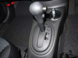 操作性の良いシフトレバーになっています。