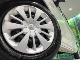 【純正14インチホイール】外観にマッチした純正アルミホイールを装着しております。各種社外アルミホイールや、スタッドレスタイヤも取扱いしております。是非ご相談ください♪