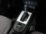 扱いやすい位置に配置されたフロアオートマチックです☆CVTを採用で滑らかでスムーズな走りが楽しめますよ