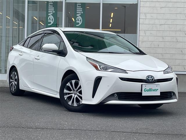 プリウス1.8 A E-Four 4WD修復歴無し