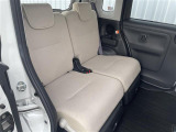◆2列目シート◆広々としたスペースで大人の方でも十分座るスペースがございます!オプションでシート撥水、内装丸洗いクリーニングなども取り扱っております。ご希望の際はスタッフまでお申し付けください。