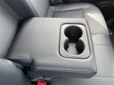 もちろん二列目にもドリンクホルダーはございます!同乗者の方も快適に過ごしていただけるでしょう!