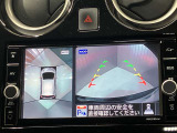 【アラウンドビューモニター】車を上から見下ろしているかのような映像で周囲の状況がひと目で確認、狭い駐車場に駐車するときも安心です♪