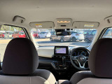内装状態も特に大きく目立つ汚れも無くキレイです!多少の使用感は中古車なのでありますが、全体的にキレイな車輛ですっ!