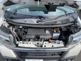 エンジンルームの画像です。店舗にて現車の確認もいただけますので、お電話で在庫のご確認の上是非ご来店くださいませ!!!ワクワクするクルマ選びをご提案します!