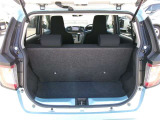 ラゲッジスペースは十分な広さを確保しています。日常のお買い物にも大活躍!積み下ろしも楽々ですよ。
