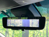 【デジタルインナーミラー】後席の大きな荷物や同乗者で後方が確認しづらい時でも安心!カメラが撮影した車両後方の映像をルームミラー内に表示。クリアな視界で状況の確認が可能です!