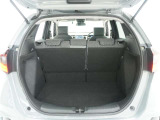 ◆フル乗車でもしっかり荷物を収納出来るラゲッジスペースです。普段の買い物でしたらしっかり積める十分な荷室スペースが確保されています。