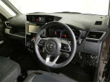 見通しのよいすっきりとした視界で、誰でも運転しやすいです。運転のしやすさは疲れにくさにも繋がりますよ♪