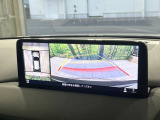 【360&deg;ビューモニター】専用のカメラにより、上から見下ろしたような視点で360度クルマの周囲を確認することができます☆死角部分も確認しやすく、狭い場所での切り返しや駐車もスムーズに行えます。