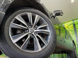 【純正18インチアルミホイール】外観にマッチした純正アルミホイールを装着しております。各種社外アルミホイールや、スタッドレスタイヤも取扱いしております。是非ご相談ください♪
