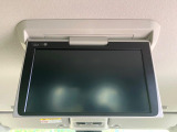 【フリップダウンモニター】大画面モニターで後席でもエンタメをお楽しみいただけます。小さなお子様にも大人気の装備です♪