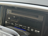 操作性に優れた社外ナビを装備しております。CD・DVD・Blu-rayが再生可能。Bluetooth接続もできます。