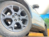 【純正18インチアルミホイール】外観にマッチした純正アルミホイールを装着しております。各種社外アルミホイールや、スタッドレスタイヤも取扱いしております。是非ご相談ください♪