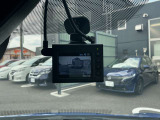 最近では付いてる車も多くなってきました。中古車ではまだまだ付いていればラッキーなドライブレコーダーです♪