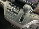 発進時から滑らかに加速する無段階変速のCVTはストップ&ゴーの多い街の中も快適です