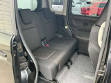 リヤシートの居住性も良好☆