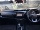 【運転席・インパネまわり】ハンドル・シート・フロアーなど隅々までプロによるクリーニング済み☆彡キレイな車内でドライブが一層快適にお楽しみいただけます!!