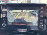 【バックモニター】バックモニターが装着されています。車庫入れが苦手な方もこれがあれば安心ですね。