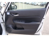 【運転席内ドア 】試乗車上がりで、内装状態も非常に良好です!