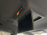 【フリップダウンモニター】大画面モニターで後席でもエンタメをお楽しみいただけます。小さなお子様にも大人気の装備です♪