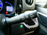 オートライトシステム装備でライト操作もスムーズです。消し忘れの心配もなくなりますね!!