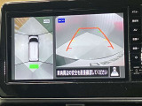 【アラウンドビューモニター】車を上から見下ろしているかのような映像で周囲の状況がひと目で確認、狭い駐車場に駐車するときも安心です♪