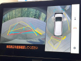 【パノラミックビューモニター】専用のカメラにより、上から見下ろしたような視点で360度クルマの周囲を確認することができます☆死角部分も確認しやすく、狭い場所での切り返しや駐車もスムーズに行えます。
