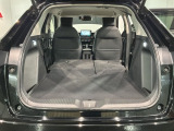 リアシートを倒すと、ラゲッジスペースを広くお使いいただけます!