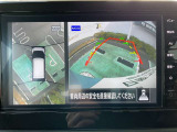 アラウンドビューモニター:空から見下ろしているような視点でスムーズな駐車と安全確認ができ安心して運転出来ます。