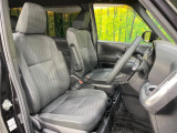 運転席シート廻りは使用感も少なく、良好な状態となっています。前オーナー様が丁寧に使っていたことがよくわかりますね。