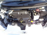 エンジンルームも綺麗に清掃しております。
