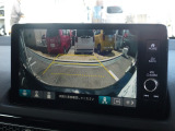 バック駐車が苦手な方や、初めてのお車で不安な方でも後方をナビ画面に映してくれるので、ラクラク停められます。