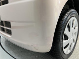 フロントバンパーに傷があります。