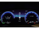 とっても見やすいメーターです。夜間時はラグジュアリーな気分にさせてくれる照明が魅力ですので、夜のドライブも楽しみになりますよ♪