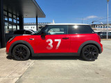 MINI NEXT 認定中古車では、選べる2つの保証プログラムや延長保証など、MINI NEXTオーナーの皆様に、より快適なMINIライフを楽しんでいただくためのユニークなサービスをご用意しております。
