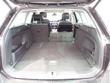 ラゲージルームだって広々です!シートを倒して更にお荷物積めちゃいます♪