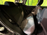 後部座席も気になるようなキズ・汚れやへたり等、大きなダメージはなく、良好な状態です。