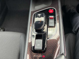操作性の良いシフトレバーと電動パーキングブレーキ(オートブレーキホールド)付きです。