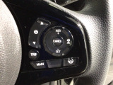 クルーズコントロールを装備しています。高速道路などで一定の速度で走ってくれるので運転が楽ですよ!速度を設定できますので、スピードの出しすぎにも注意できます。