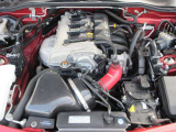 ロードスターのために専用設計されたSKYACTIV-G 1.5Lエンジン搭載。全てを「使い切る」ことを前提として開発されたエンジンです。クイックな反応とやる気にさせてくれるサウンドをご体感ください。