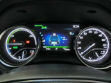 とても見やすいメーターです。夜間時はラグジュアリーな気分にさせてくれる照明が魅力ですので、夜のドライブも楽しみになりますよ♪