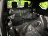 3列目シートはもちろん状態良好☆大人でもゆったりと座って頂けますので、大人数でのお出かけもラクラクです♪ご家族で、気の知れた仲間で、ドライブに行くのが楽しみですね♪
