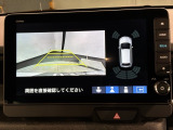 リバースギアに入れるだけで後方の表示へ切り替わります。夜間や雨の日の駐車も楽になりますよ。