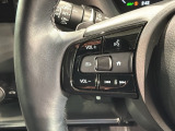 ステアリングにオーディオ操作スイッチが付いています。オーディオ画面に直接タッチしなくても操作が出来ますので、運転に集中できます。
