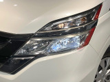 【LEDヘッドライト】悪天候や夜間走行時も良好な視界を確保し安心して運転できる高輝度LEDヘッドライトを装備!点灯速度が早く、消費電力も抑えられています。